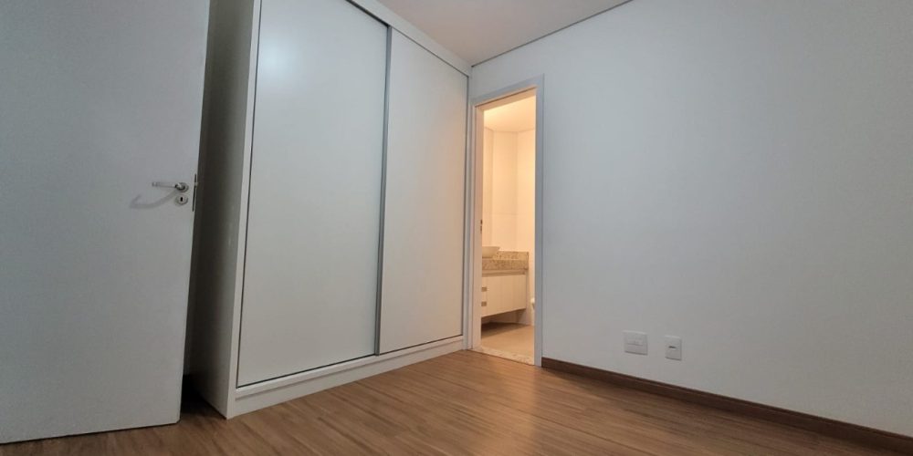 iN87KS1IH_855867793ebd57aac